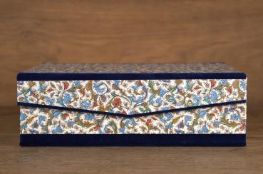 Preview: Blue box with gold hinged lid magnet spelled velvet Papeterie Schreibweise